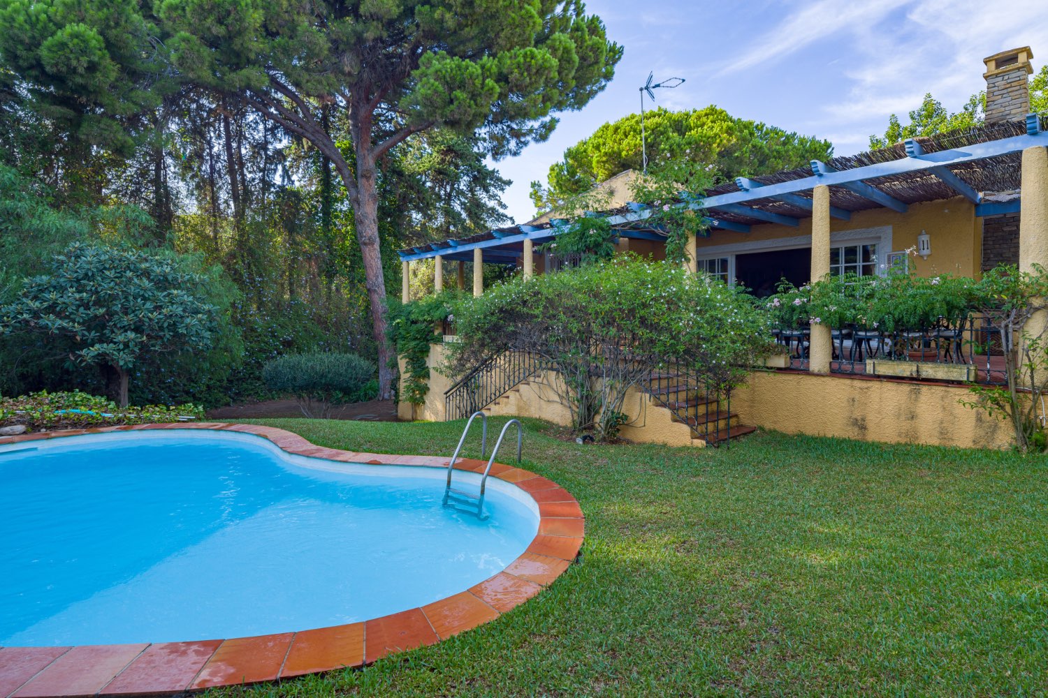 Hus til salgs til La Carolina-Guadalpín (Marbella)