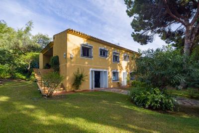 Hus til salgs til La Carolina-Guadalpín (Marbella)