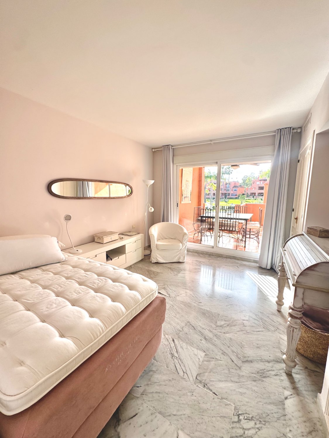 IMPECABLE ATICO DUPLEX DE 4 DORMITORIOS EN GUADALMINA BAJA