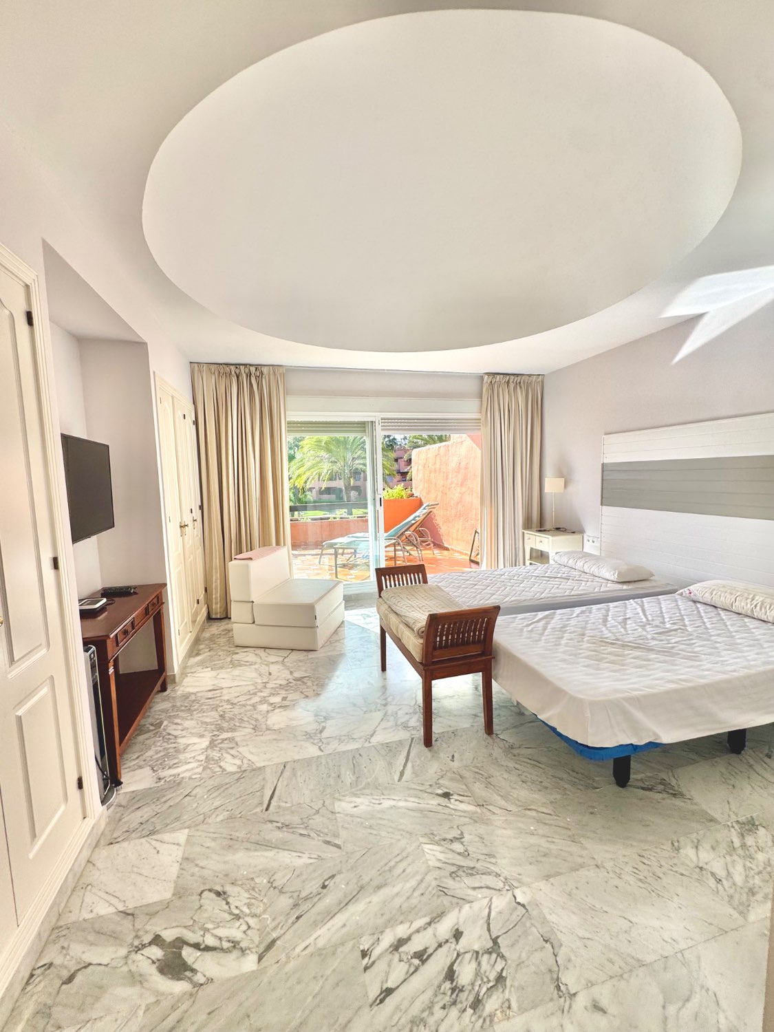 IMPECABLE ATICO DUPLEX DE 4 DORMITORIOS EN GUADALMINA BAJA