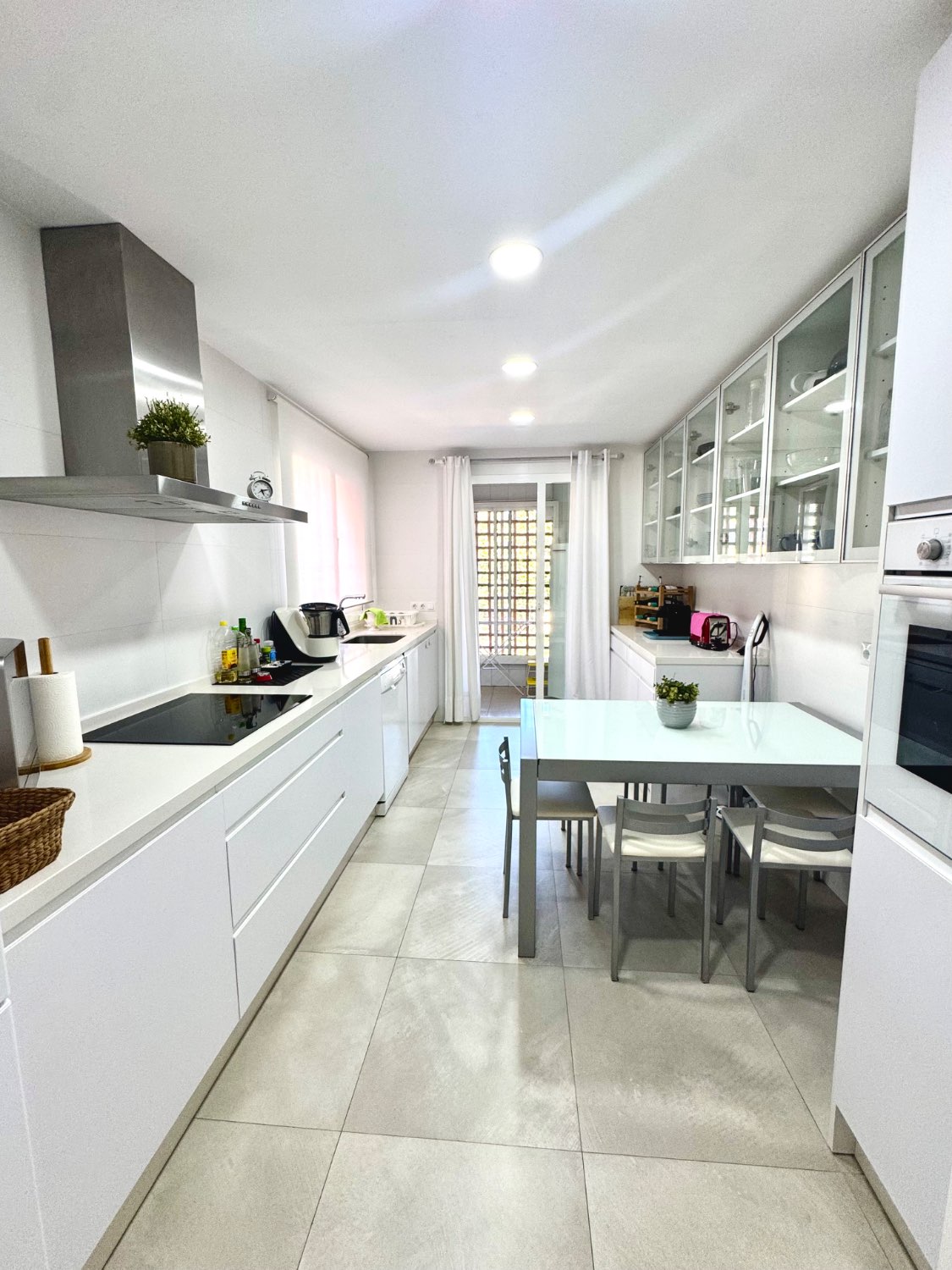 IMPECABLE ATICO DUPLEX DE 4 DORMITORIOS EN GUADALMINA BAJA