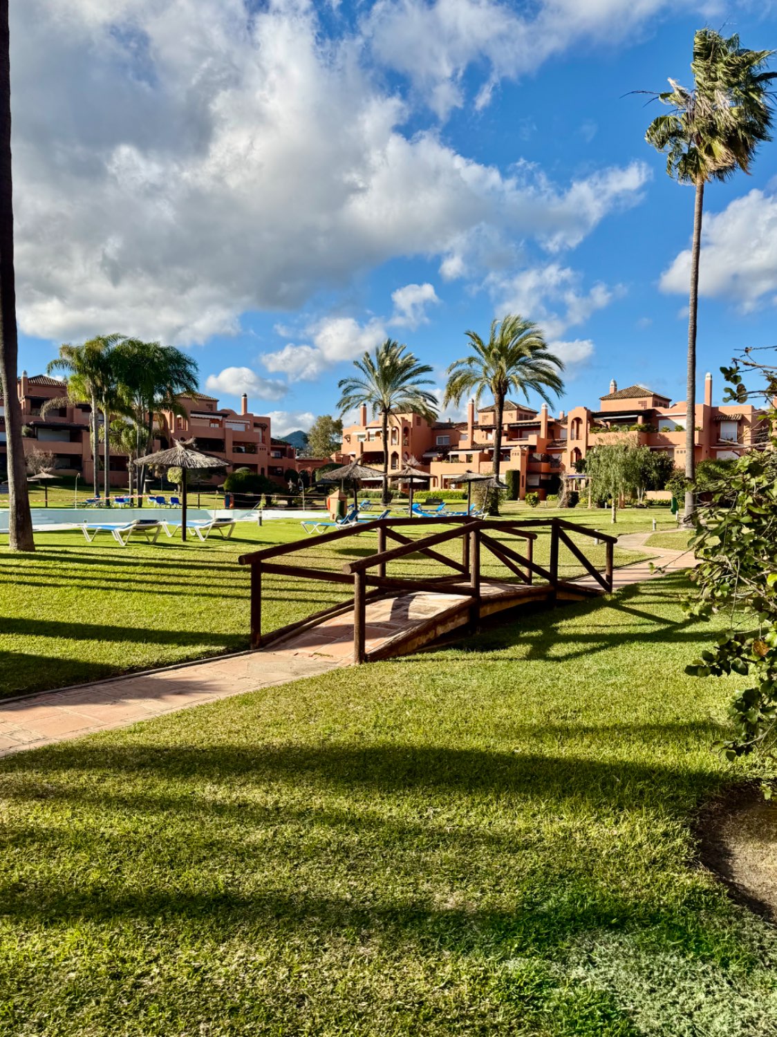 IMPECABLE ATICO DUPLEX DE 4 DORMITORIOS EN GUADALMINA BAJA